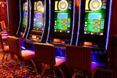 Top Trend Gaming section on dunia777 slot showing trending slots, live tables, and sports markets